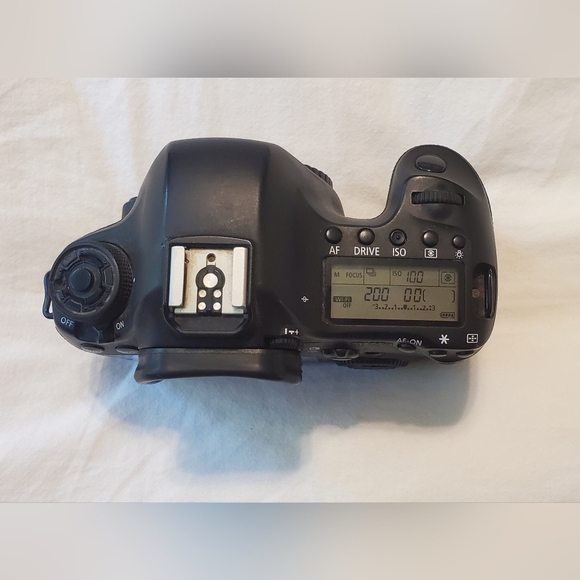Canon EOS 6D Full Frame Body Only - Picture 5 of 7